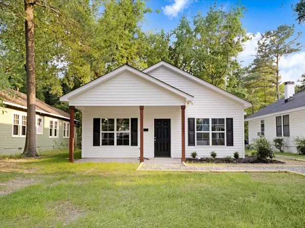 406 W Granville St, Dunn, NC 28334