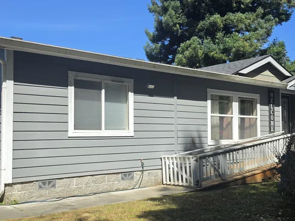 190 Mobile Ln, Crescent City, CA 95531