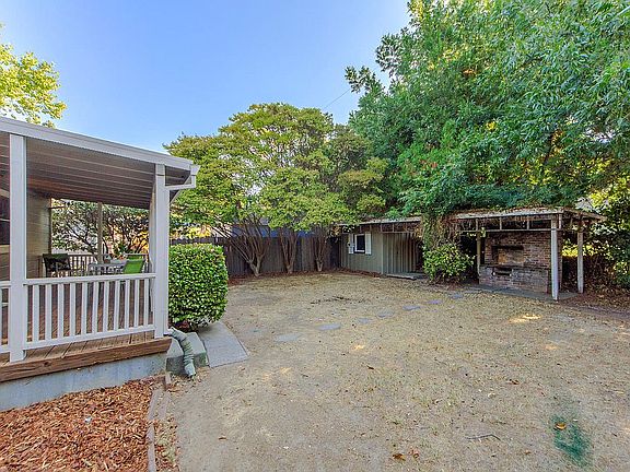 4th image of 1713 42nd St