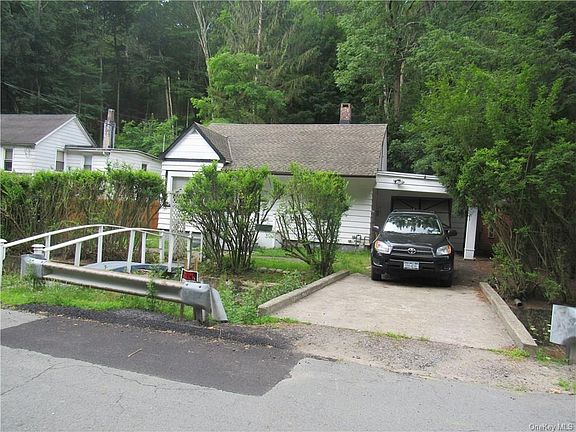3rd image of 56 Reservoir Ave