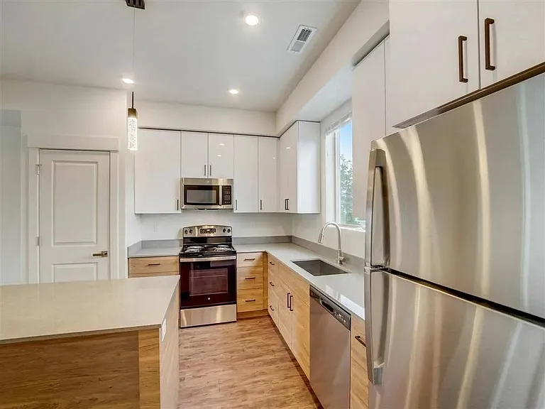Vaseo Townhomes — Photo 11