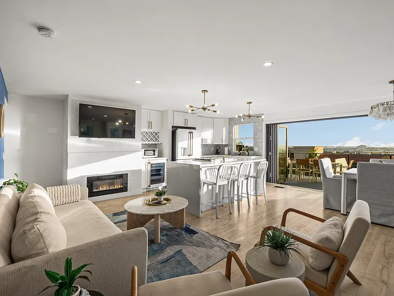2125 W California St — Photo 25