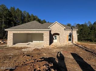 212 Dolly Ln, Magee, MS 39111