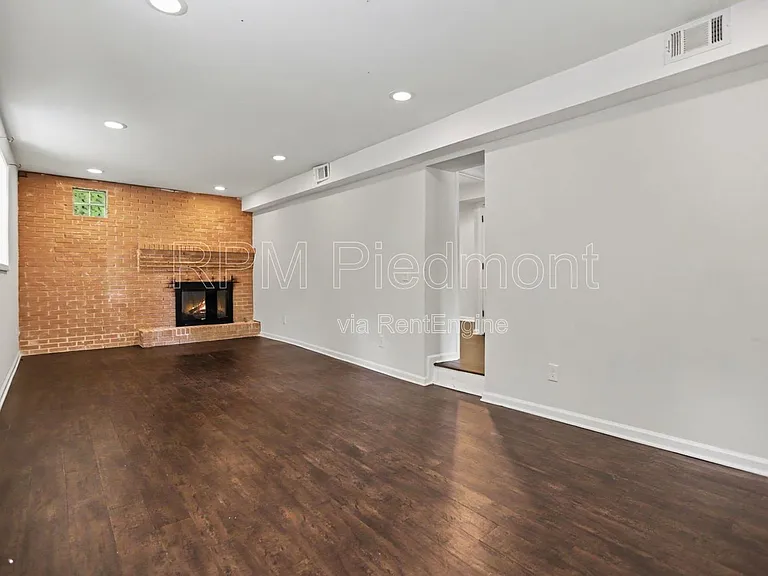 1903 Winthrop Dr SE — Photo 21