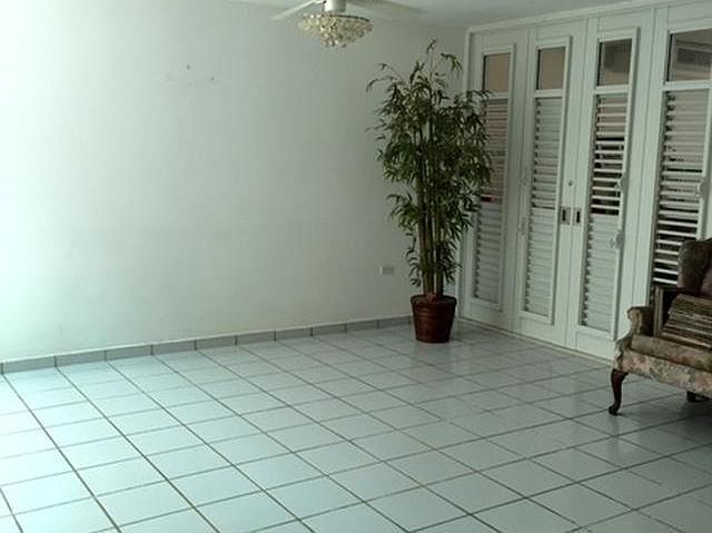 2nd image of D2 Calle Corcega
