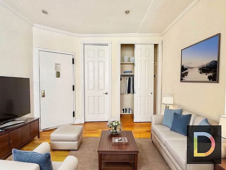 2nd image of 533 Henry St #4