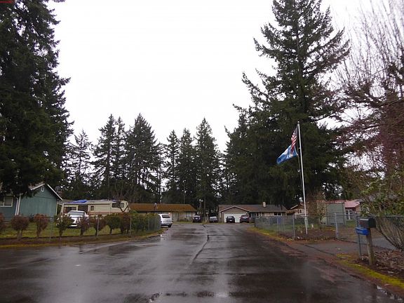 4th image of 15805 64th Avenue Ct E