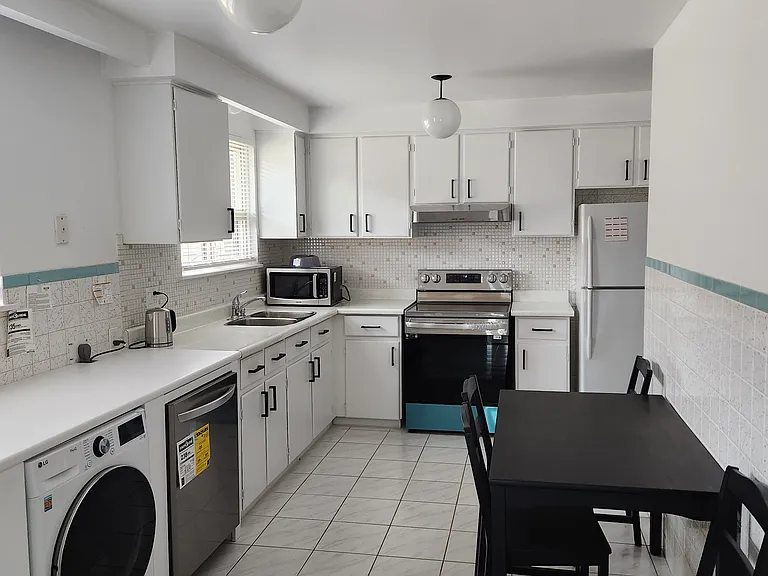 3058 Harold Sheard Dr — Photo 2