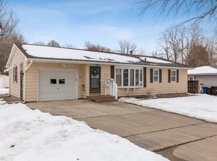 721 W 13th St, Cedar Falls, IA 50613