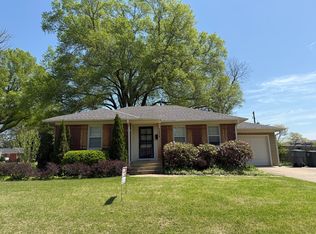 1328 Colonial Rd, Memphis, TN 38117