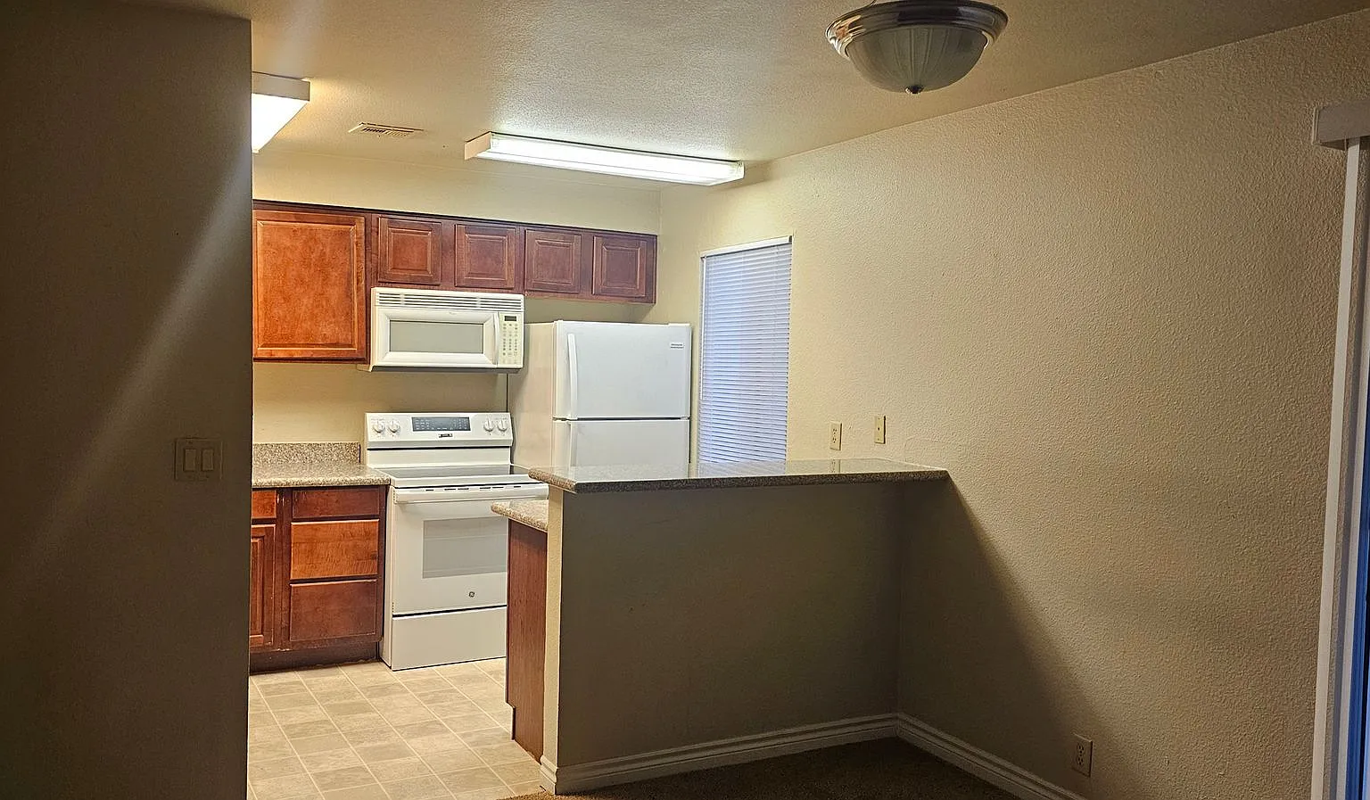 Beautiful 2 bedroom condo for Rent — Photo 4