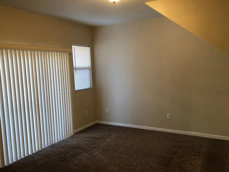 1002 Lucca Dr — Photo 13