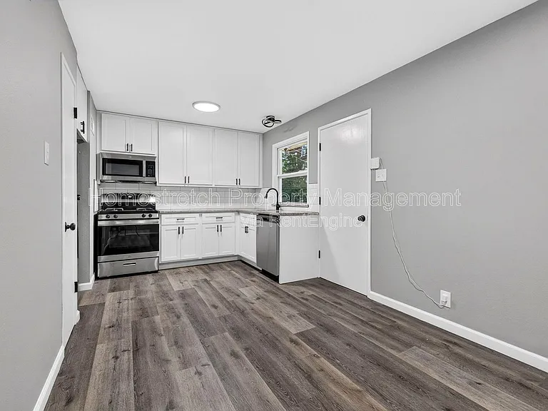 9219 Ellison Dr — Photo 11