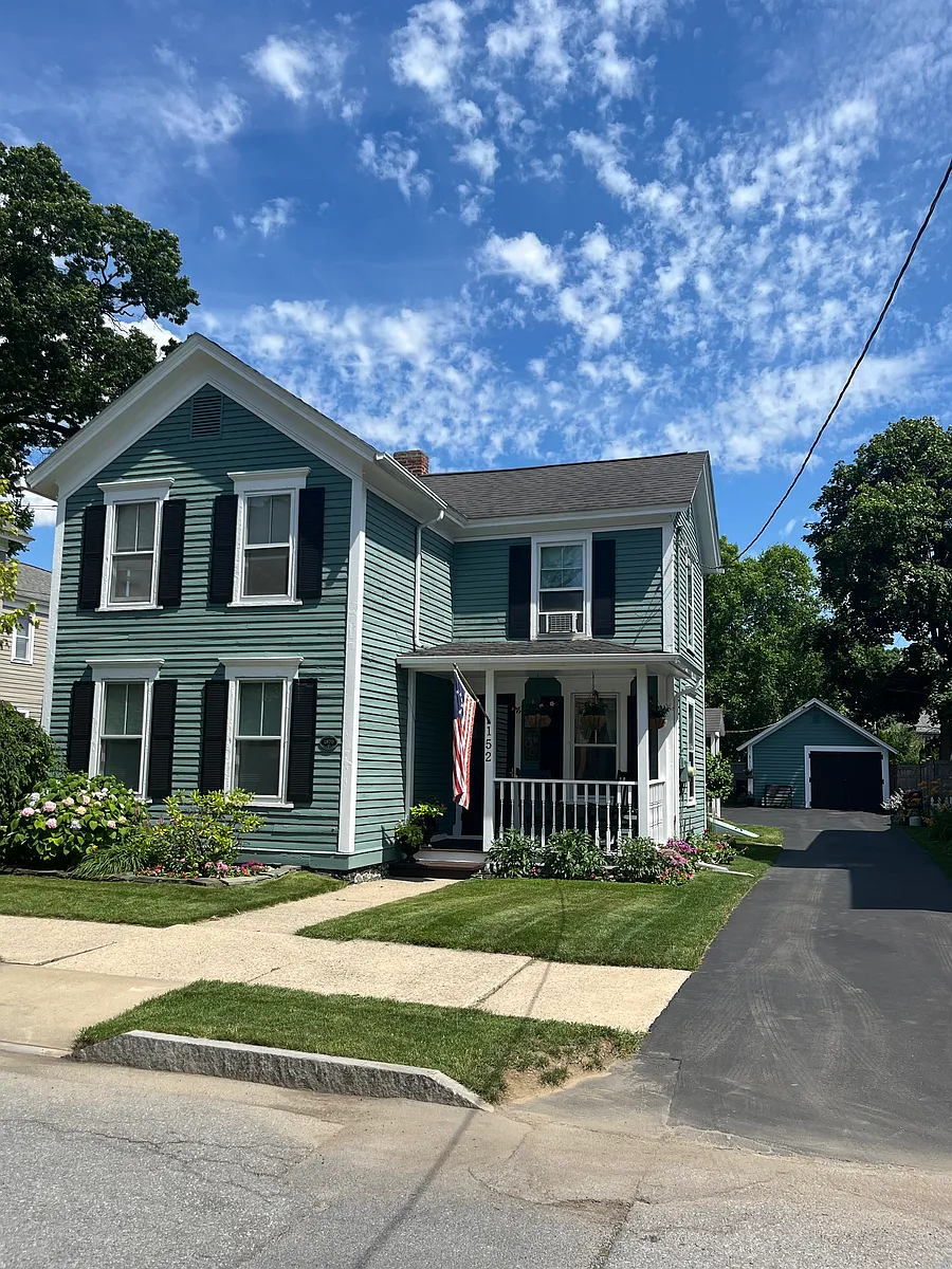 Front of house - 152 Regent St #1