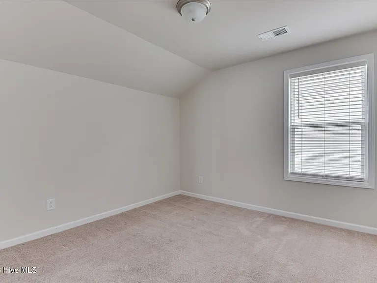 827 Justify Loop — Photo 28