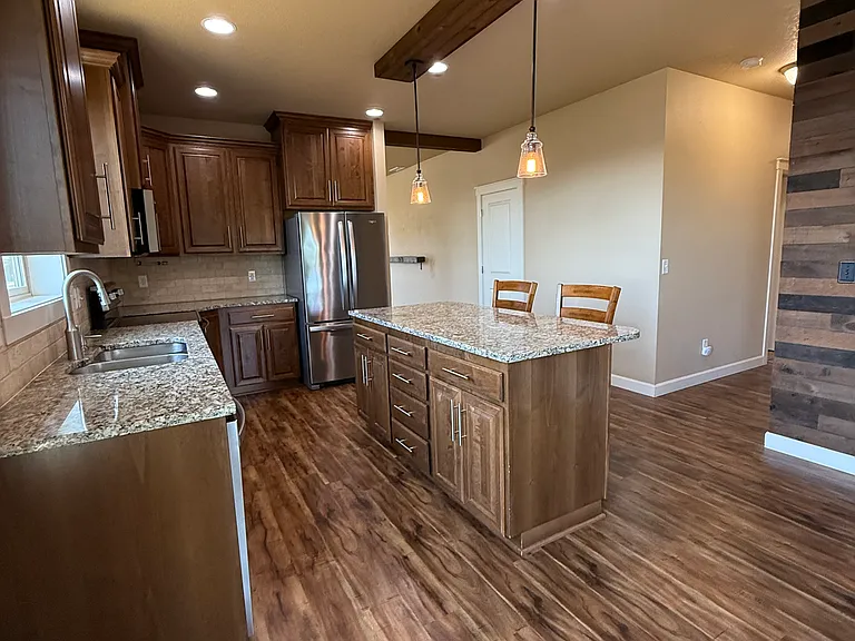 1411 W East Pl — Photo 3