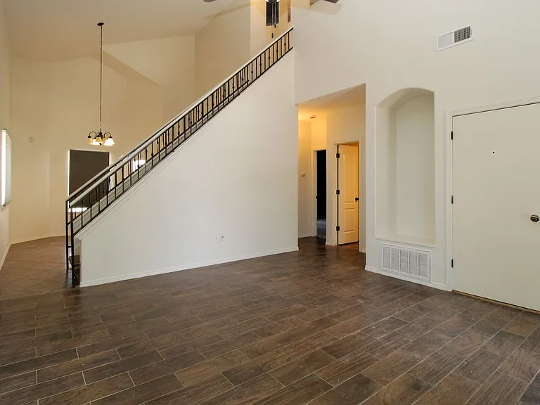 2210 Hannah Leigh St — Photo 5