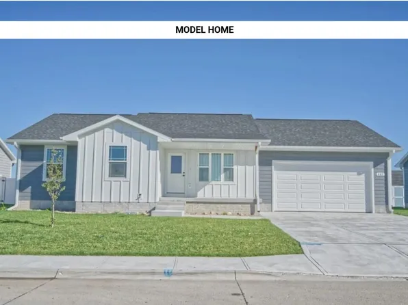 2307 Patriot Dr, Lexington, NE 68850