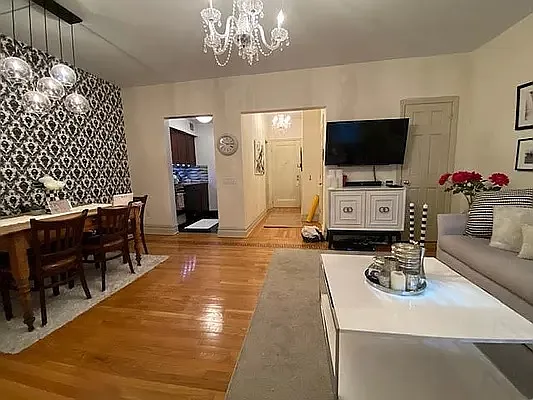 Rented by Compass | media 19