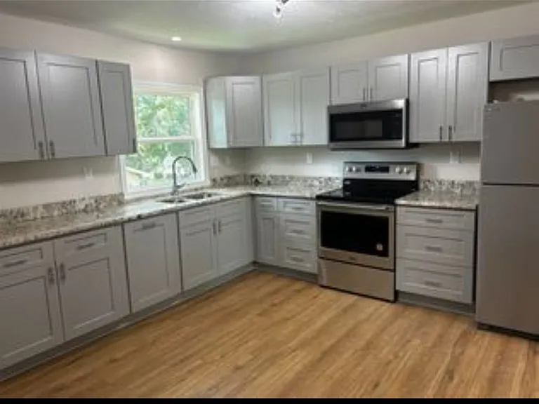 606 S Beemer St #2 — Photo 2