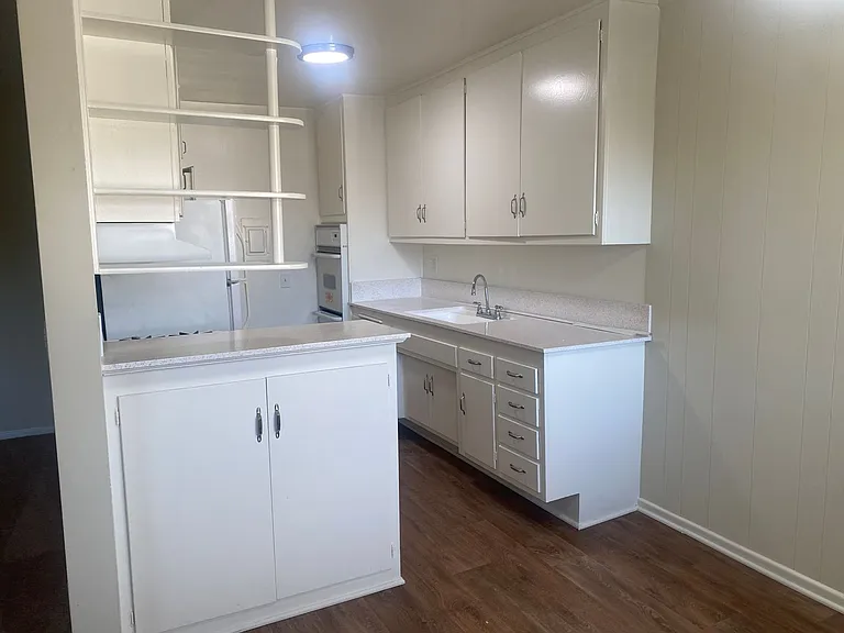 Etiwanda 8830, LP — Photo 20