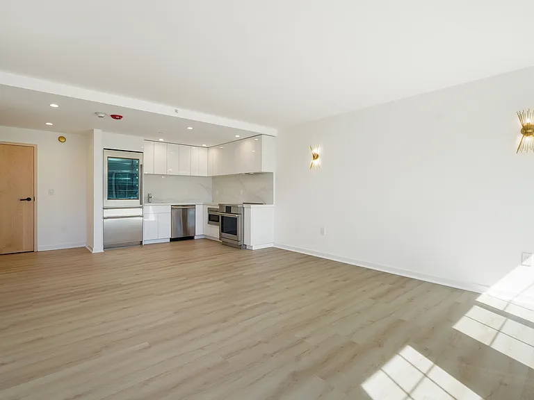 1188 King St #103 — Photo 13