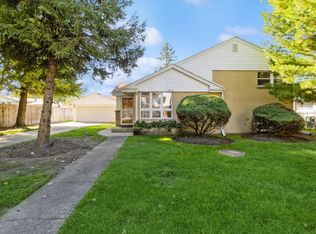 5813 Capri Ln, Morton Grove, IL 60053