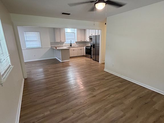 3rd image of 513 Joyce St