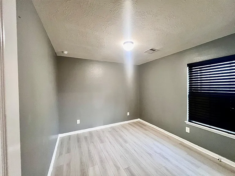 6718 Madison Heights Ct — Photo 9