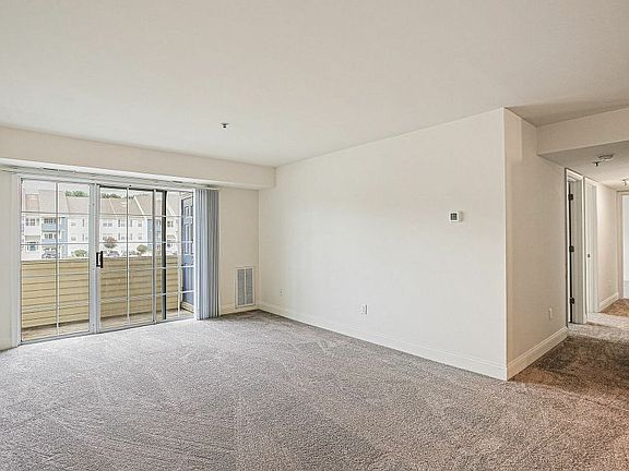 3rd image of 100 Valley Dr #400-28