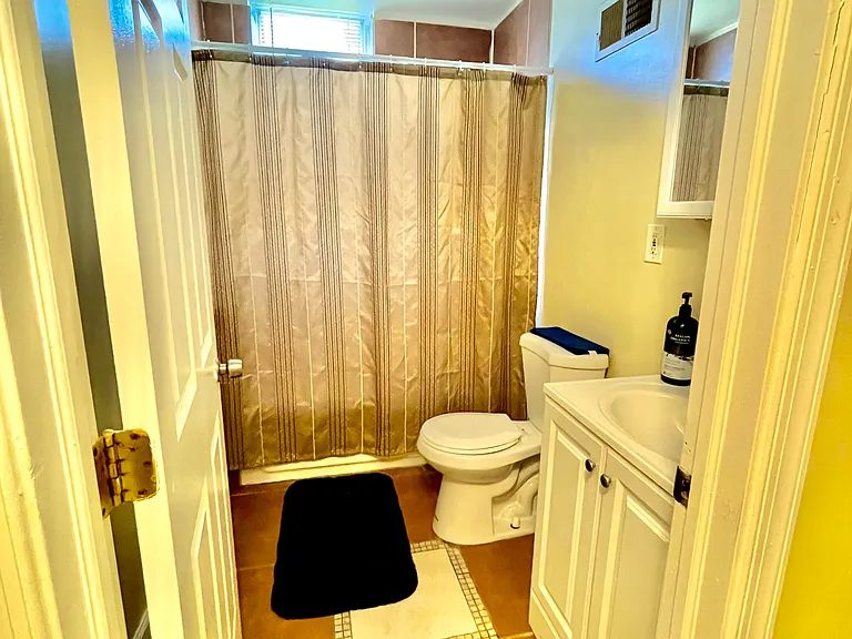 4716 Chestnut St #B — Photo 8