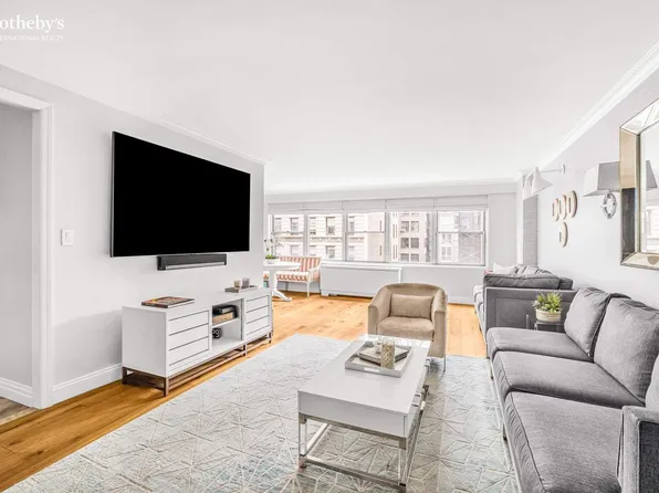 10 West 15th Street 1027-1028 image 1 of 13