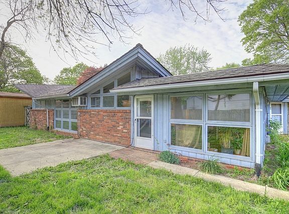 3rd image of 617 Stoddard Ct
