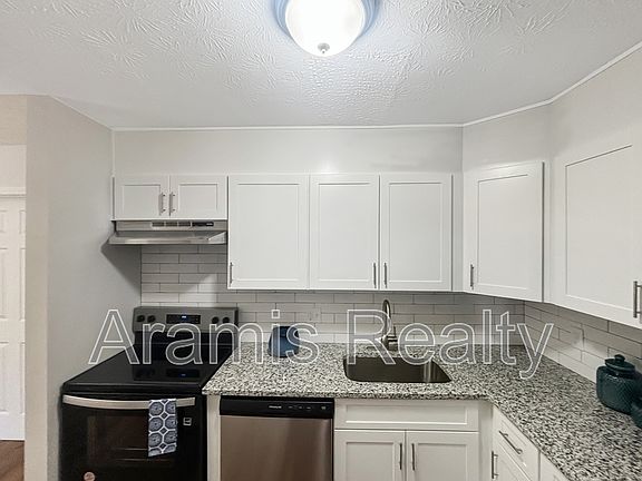 3rd image of 509 Whitehall Ln #1