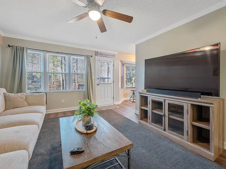 6908 Orchard Knoll Dr — Photo 20