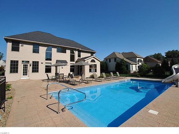 3rd image of 17344 Creekside Cir