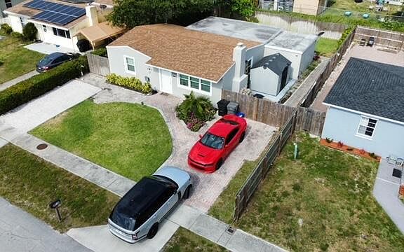 4th image of 2349 Fairway Drive