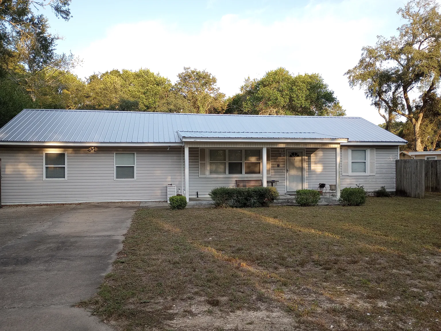 3 bed, 1100 sqft, $1,500 — Photo 1