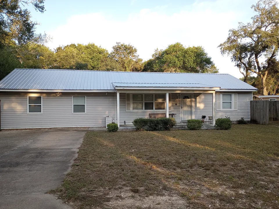 109 Hummingbird Ave #A
