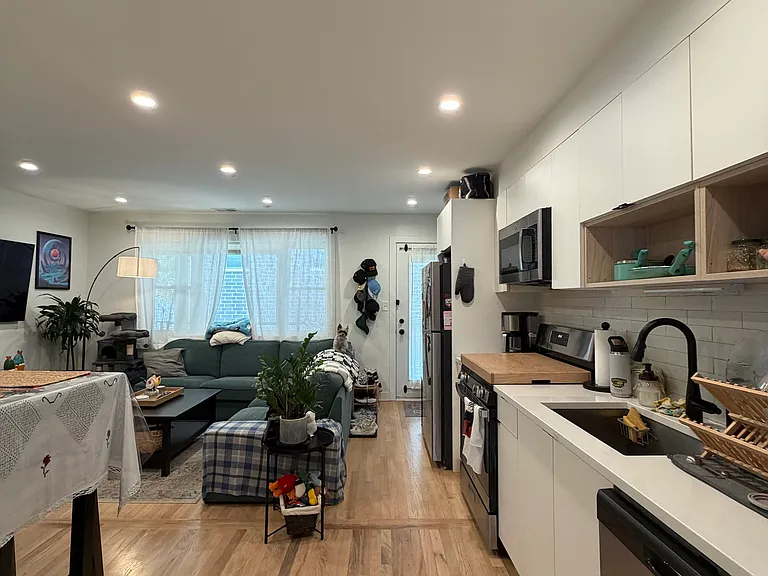 1756 W Rosehill Dr #2D — Photo 4