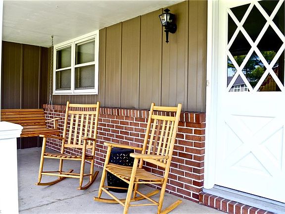 3rd image of 964 Margate Dr