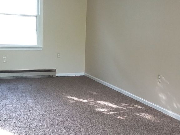 3rd image of 936 Opequon Ave