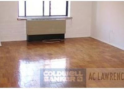 2nd image of 81 Nassau St APT 3i