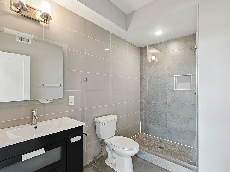 1845 E Huntingdon St — Photo 55