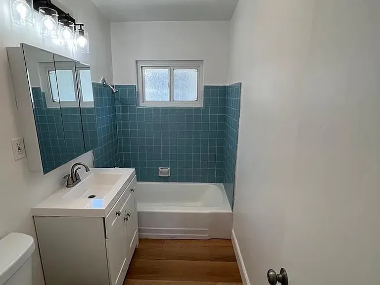 294 N Cherry St #B — Photo 8