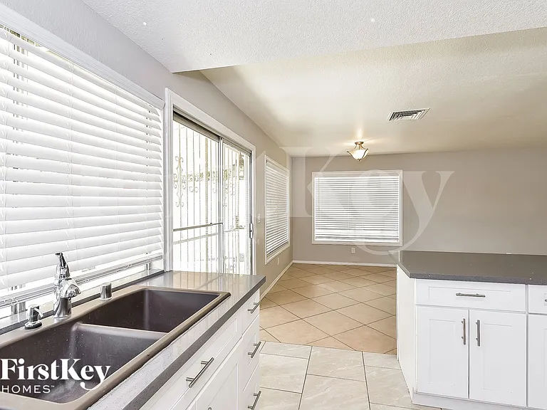 3909 Almondwood Dr — Photo 6