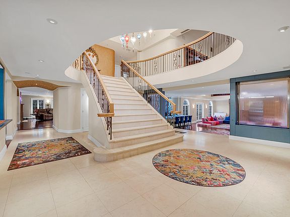 3rd image of 12 Sloanes Ct