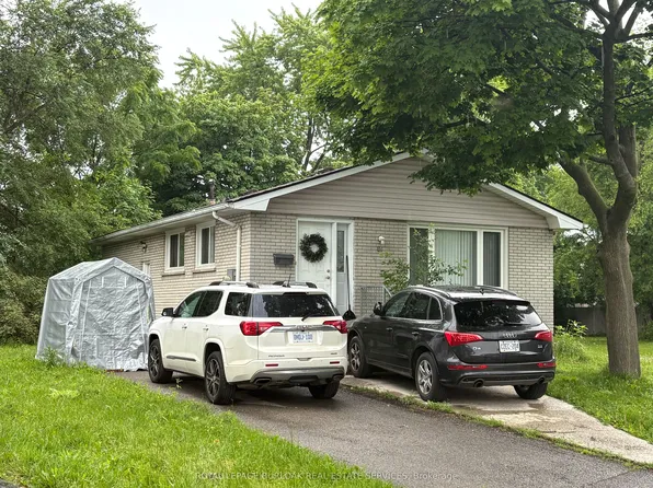 15 Michael Ave, Hamilton, ON L8T 2Y2