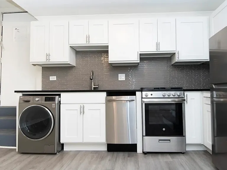 648.5 W Roscoe St #GD — Photo 5