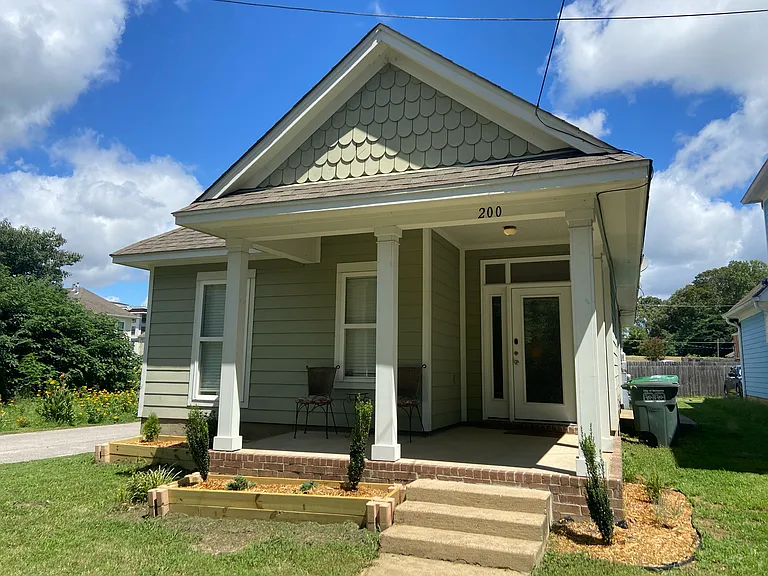 200 Keel Ave — Photo 1